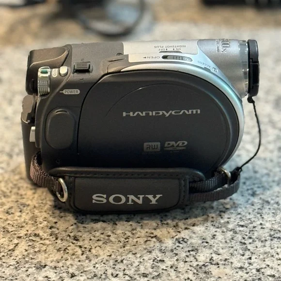 Sony Handycam DCR-DVD105E Camcorder with Mini DVD-RW Discs - Picture 8 of 8